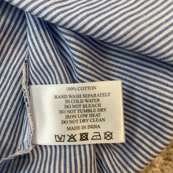 NWT - America & Beyond Cold Shoulder Strip… - Picture 12 of 12